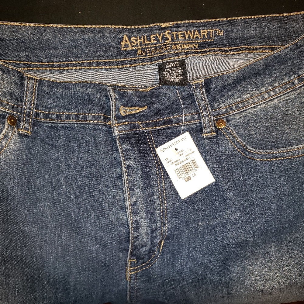 Jeans - Picture 2 of 3